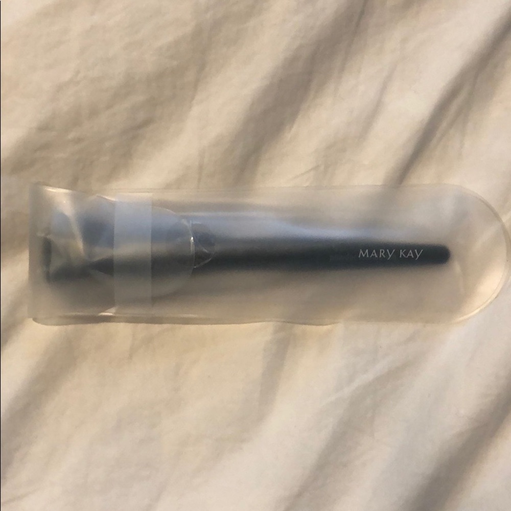 Mary Kay liquid foundation brush